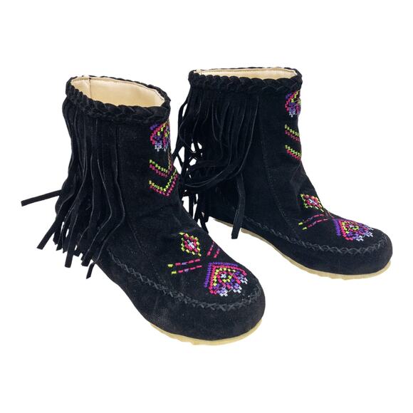 BUTITI Black Embroidered Southwestern Fuzzy-Lined Fringed Boho Ankle Boots 8 - Picture 2 of 12